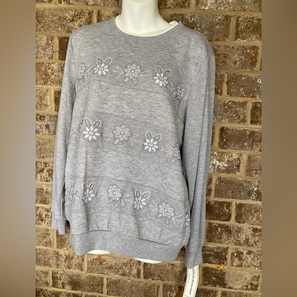 Alfred Dunner Embellished Sweatshirt Medium All about ease NWT retails $56